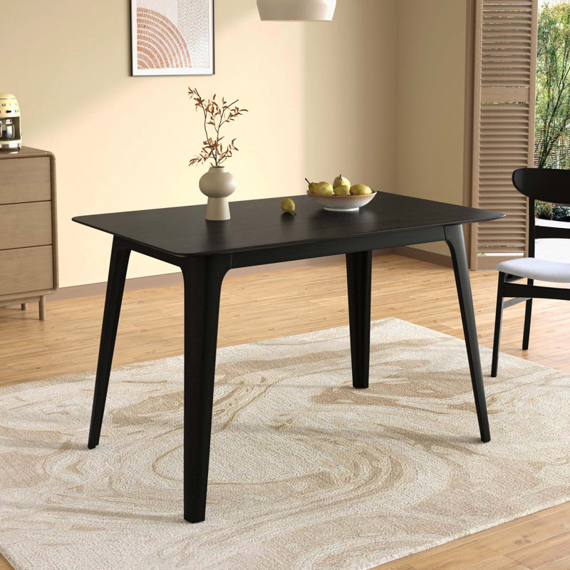 Table de salle à manger robuste avec pieds en bois massif pour un usage domestique à l'intérieur