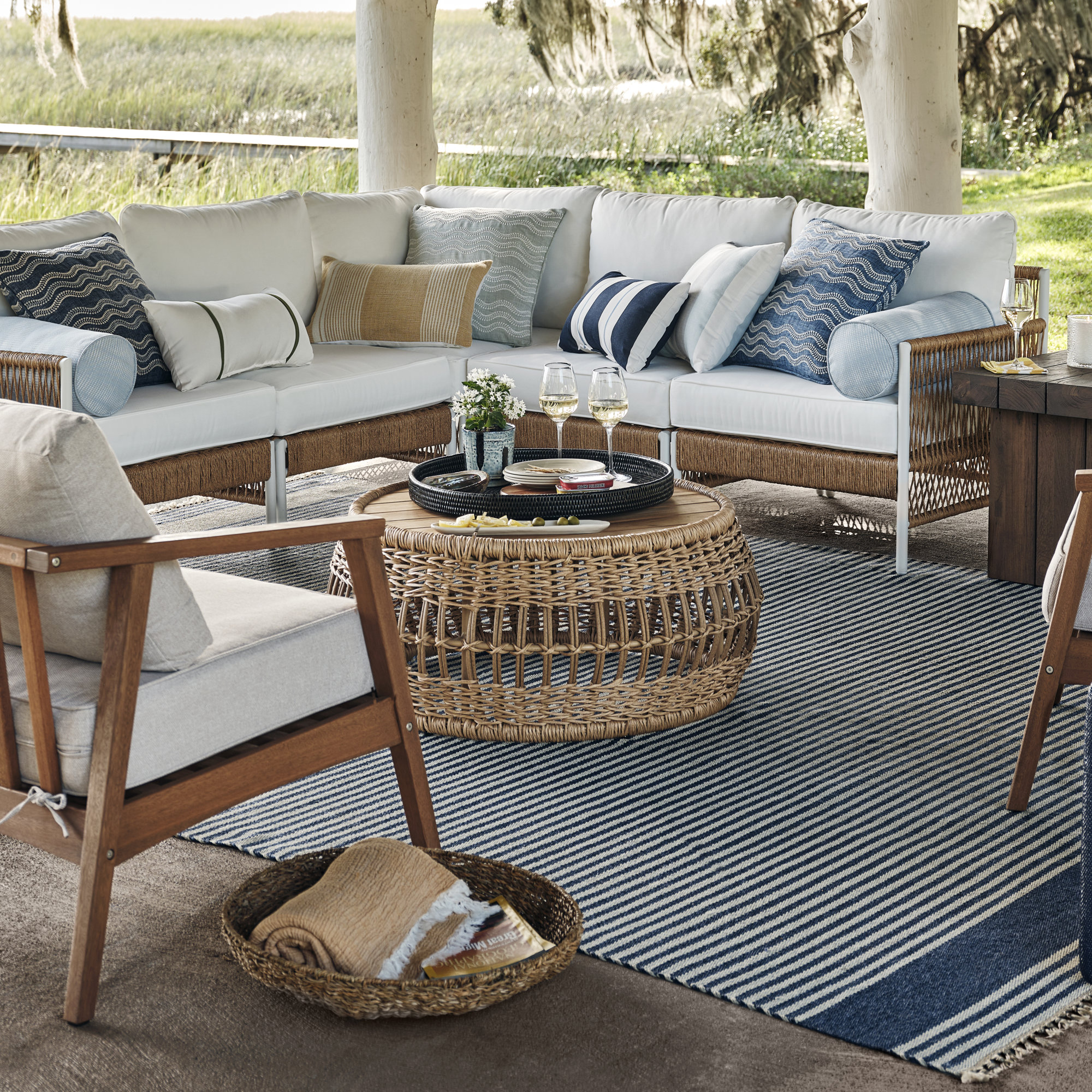 Dunkirk 24'' W Round Coffee Table