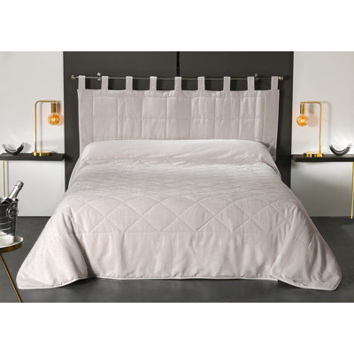 Weaubleau Polyester Solid Colour Bedspread