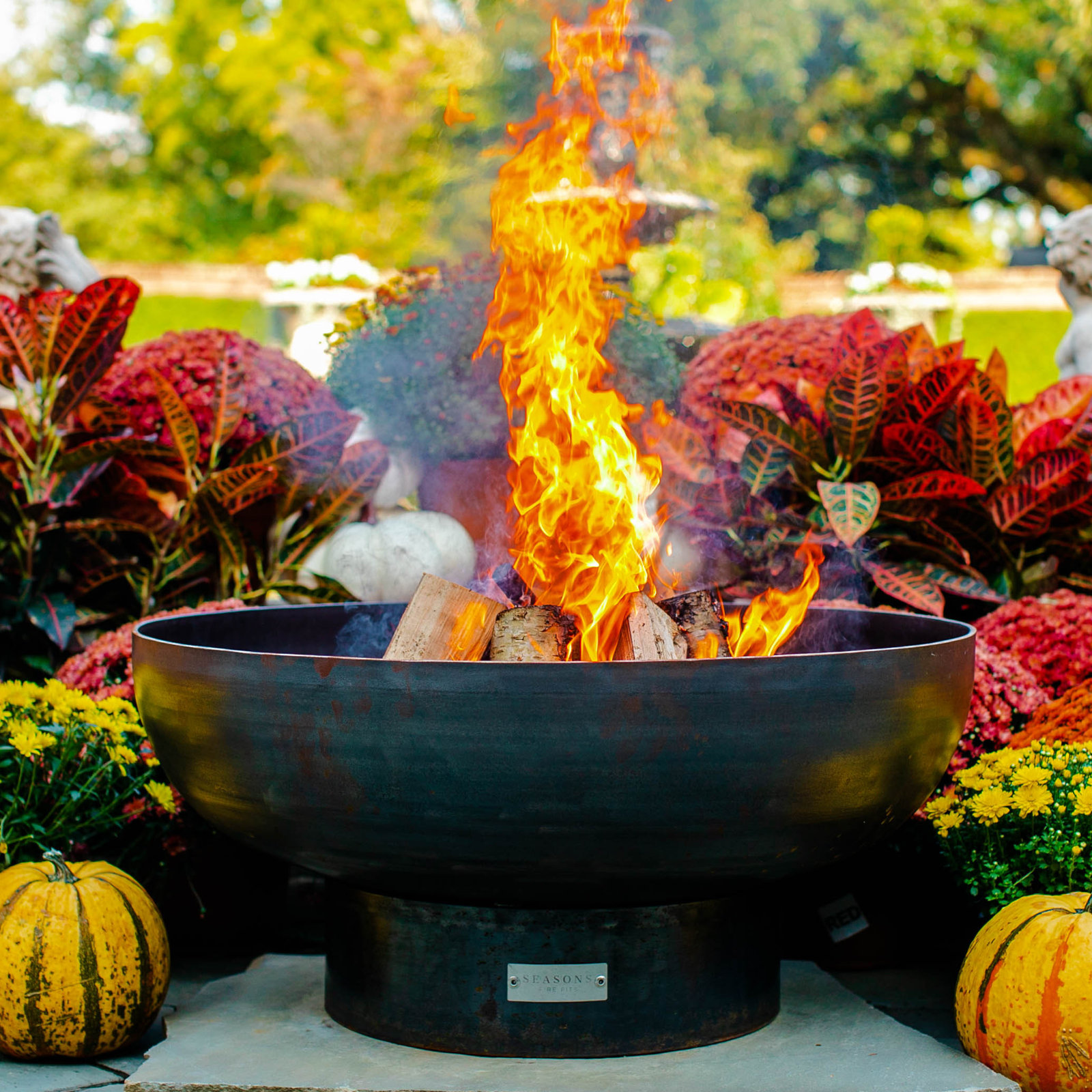 Harrogate Outdoor Fire Pit, 19" H x 48" W x 48" D