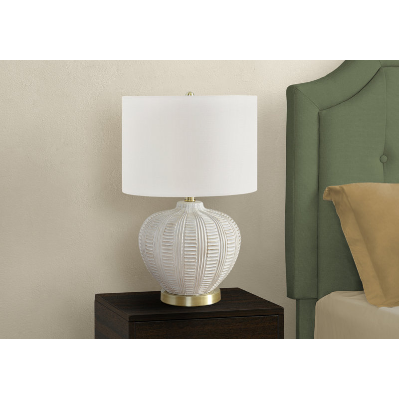 Lampe de table, abat-jour en lin ivoire, accents dorés, base urne crème, 21 po