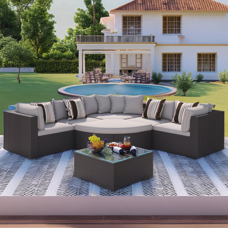 Ensemble de canapé d'extérieur en osier avec caractéristiques polyvalentes pour patio et jardin