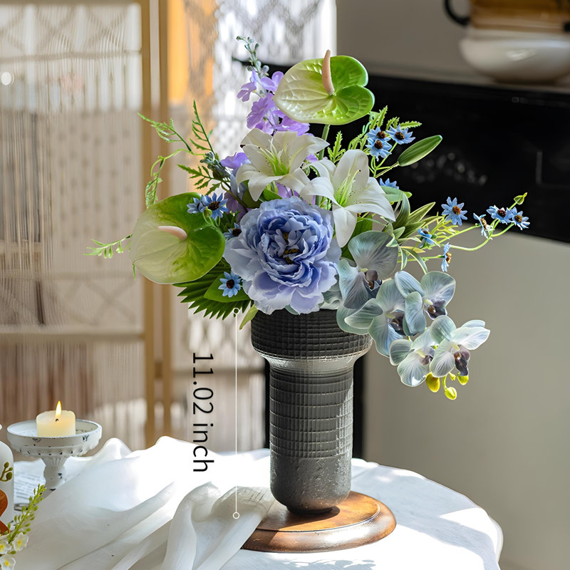 Ornements de fleurs simulées