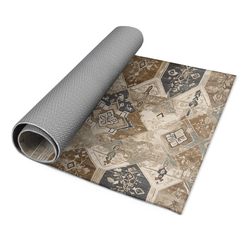 Majestic Emblem Indoor And Outdoor Area Rug, Rectangle 1'6" x 2'6"