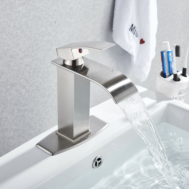 Robinet de lavabo à poignée simple Basin, Nickel brossé, 1,8 gallons par minute