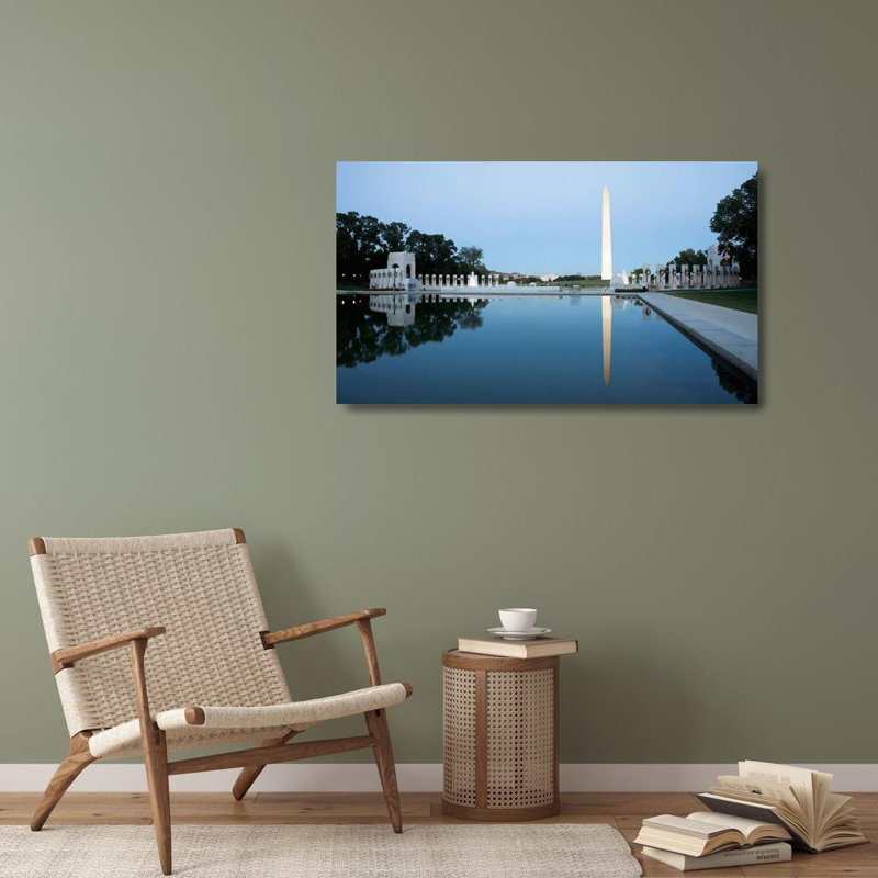 Highmith, Carol, reflétant la piscine sur le National Mall avec le Washington Monument, H 25 po x l 40 po
