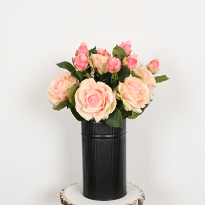 Arrangement floral artificiel 20 po dans un vase en fer 20 po