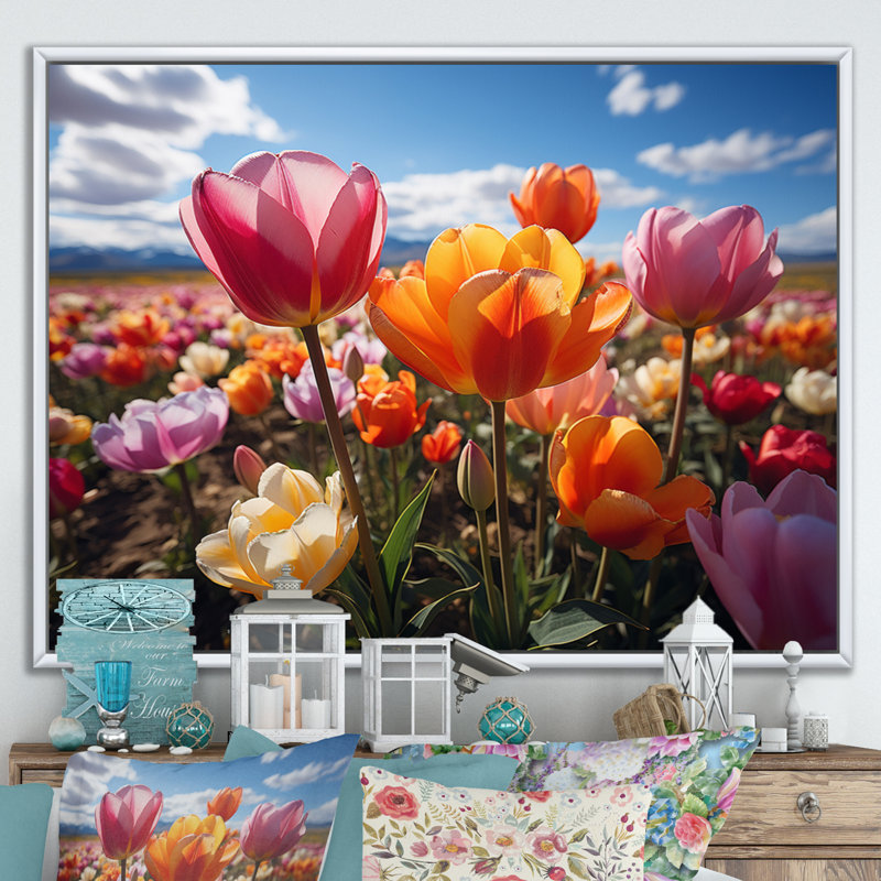 Tulipes «Fields of Color IV», reproduction sur toile, H 34 po x l 44 po x P 1,5 po, Cadre flottant blanc