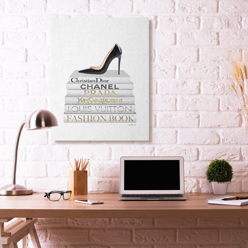 «Fashion Designer Shoes Bookstack White Gold», impression, Toile tendue, H 48 po x l 36 po