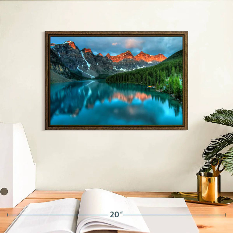 Tranquil Moraine Lake, 13 po x 9 po, Cadre flottant en noyer