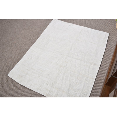 Vintage Turkish Kilim Rug with Flat Weave Design for Entryway in White Door Mat Style