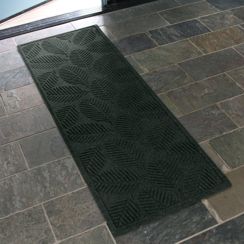 Tapis de couloir d'intérieur pour l'extérieur 22 po x 60 po WaterHog® Deanna, À feuilles persistantes, L 22 po x L 60 po