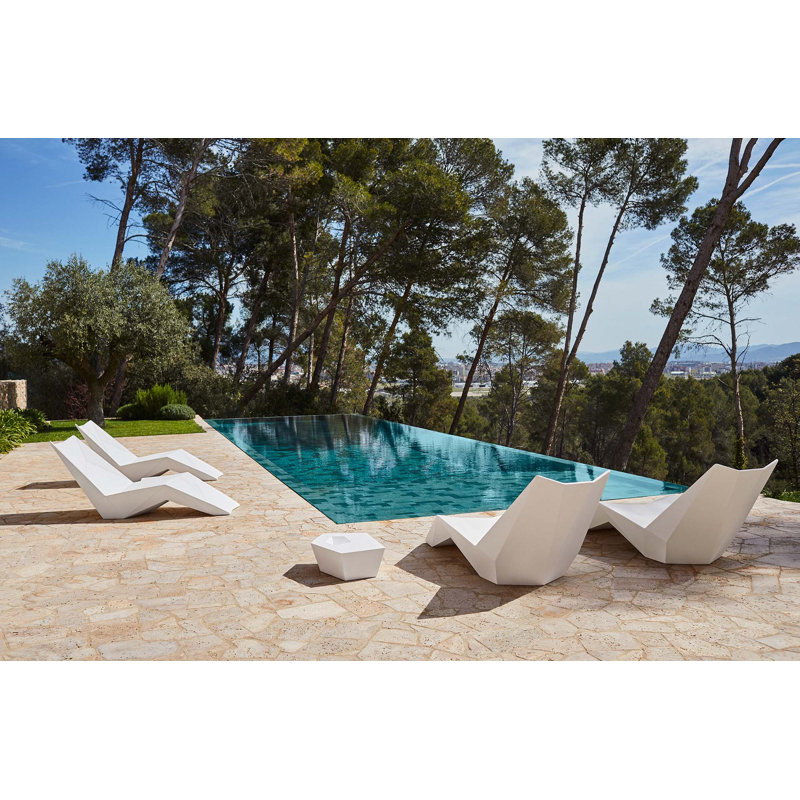 Faz Outdoor Chaise Lounge, LED RGBW