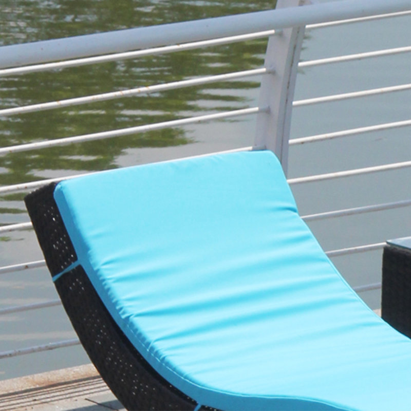 Ensemble de chaises longues écologiques en osier avec table