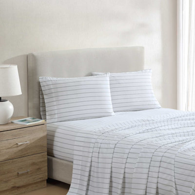 Martha Stewart Bedford Scallop Bath Rug