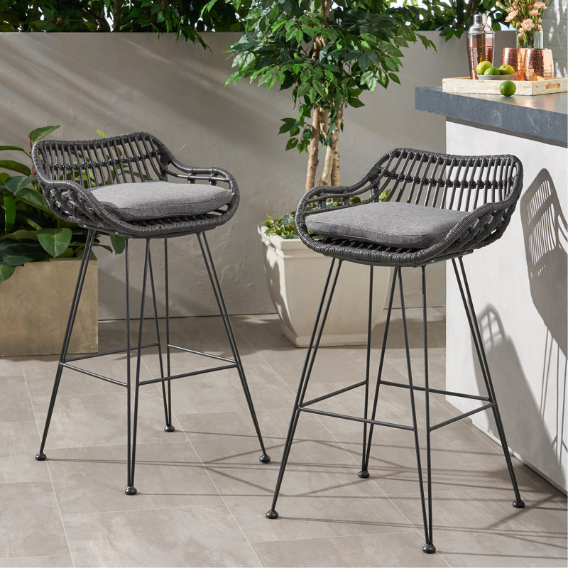 Tabourets de bar avec coussins d'eau gris foncé, 2 tabourets d'extérieur élégants, 30,00 po Siège haut, coussins