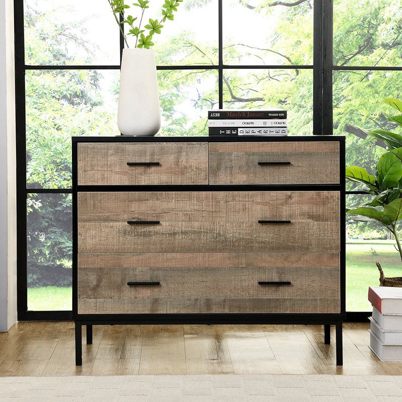 Evelina 90cm W 4 - Drawer Chest of Drawers