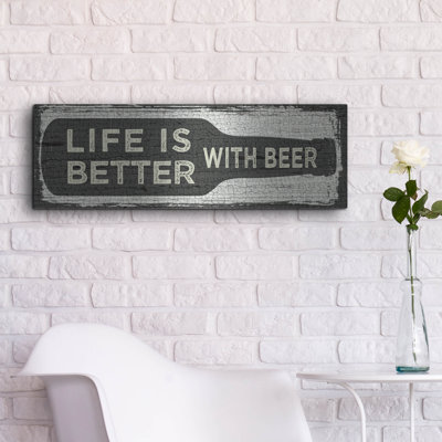 «Beer Sign I» par Erin Clark, art mural en métal