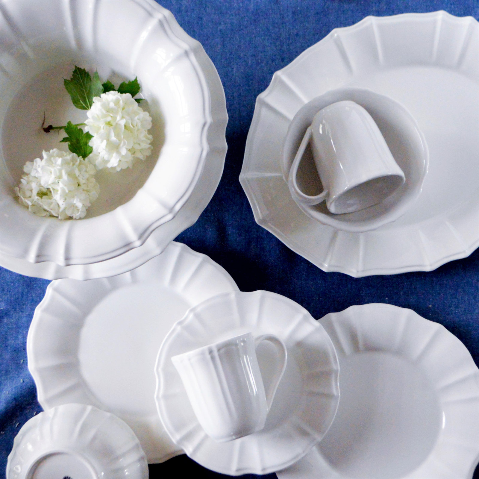 Chloe Ceramic Salad Bowl, White, 9.84"