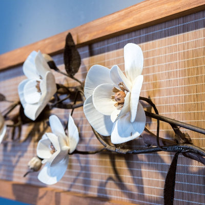 Retro floral wall decor