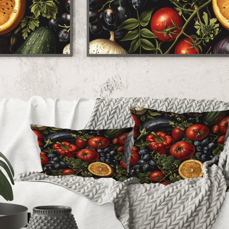 Coussin lombaire rouge, vert et légumes