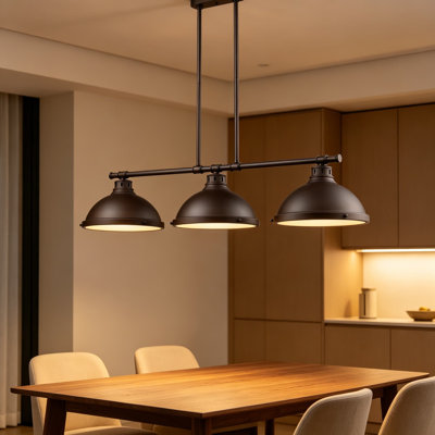Luminaire suspendu linéaire, finition bronze frotté avec diffuseurs en verre givré
