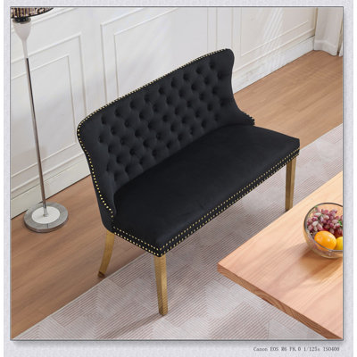 Banc luxueux en velours pour causeuse double avec boutons touffetés à la main, dossier à oreilles et pieds en acier plaqué pour un décor moderne Mid-Century