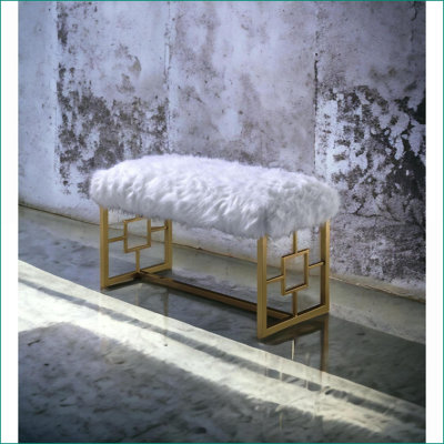 Banc décoratif, fausse fourrure blanc neige sans dossier avec base en métal doré | Salon | Or | Blanc