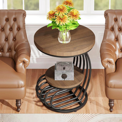 Table de bout ronde 19,68 po avec rangement à 2 niveaux - table d'appoint brun clair avec structure en métal arqué, table de chevet compacte ou table d'appoint pour le salon, la chambre à coucher et les petits espaces
