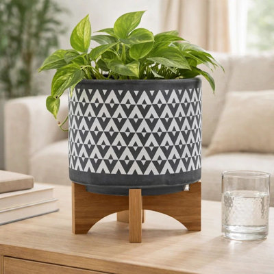Pot à fleurs Jeny sur pied, céramique aztèque grise et blanche 8 pouces
