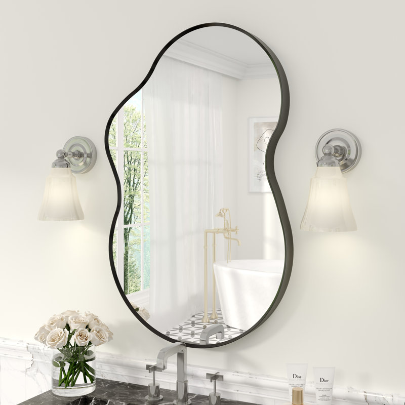 Miroir de salle de bain asymétrique en verre trempé et métal, 32 po x 20 po