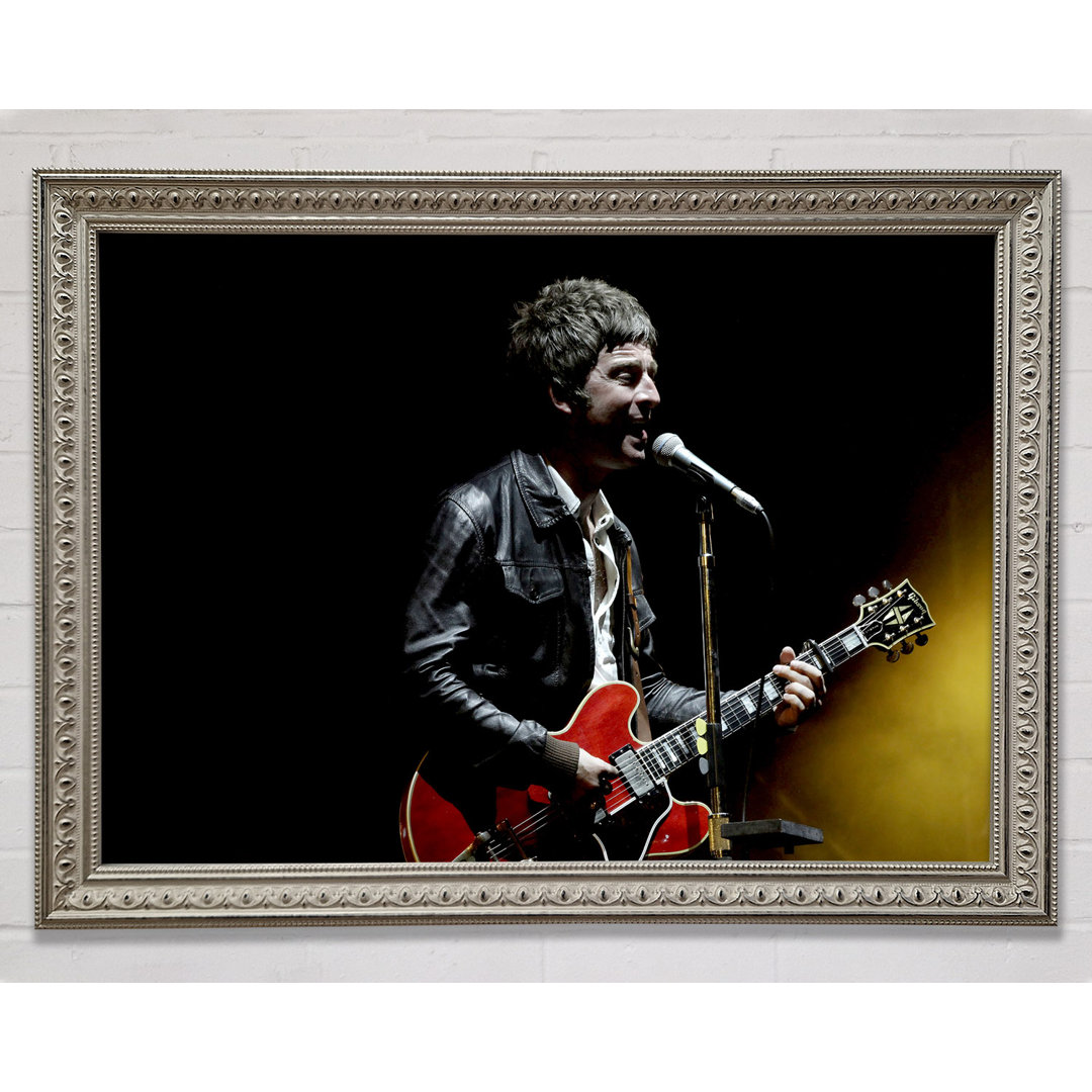 Noel Gallagher On Stage - Einzelne Bilderrahmen Kunstdrucke