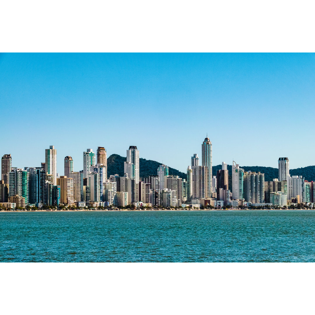 Balneario Camboriu Skyline von Inacioluc - Gewickelte Leinwand Fotografie