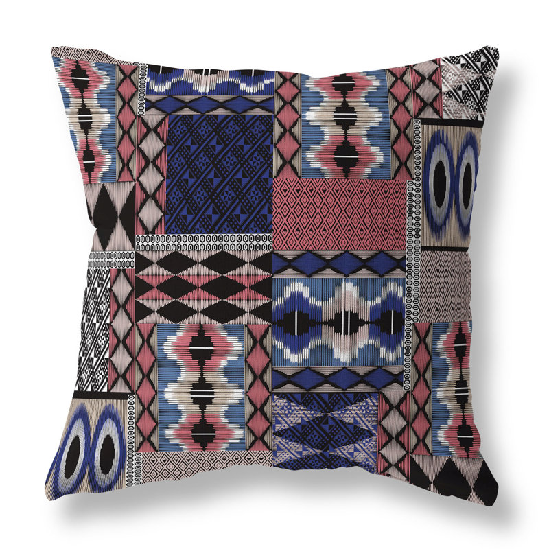 Coussin décoratif intérieur / extérieur Patched Perfection Patchwork, H 16 po x l 16 po, Bleu / taupe / patchwork profond