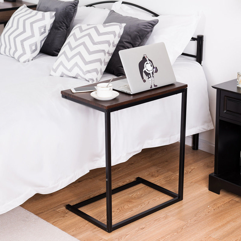 Table de bout Louella C Table, Noyer