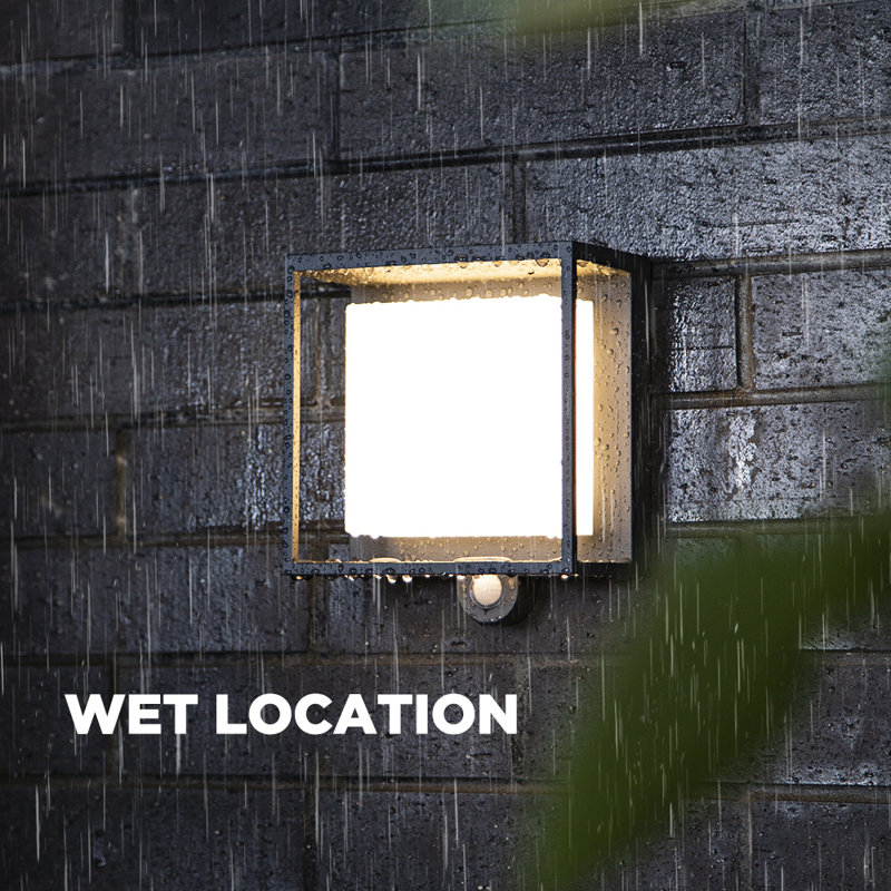 Modern Black Aluminum Solar LED Outdoor Wall Lantern