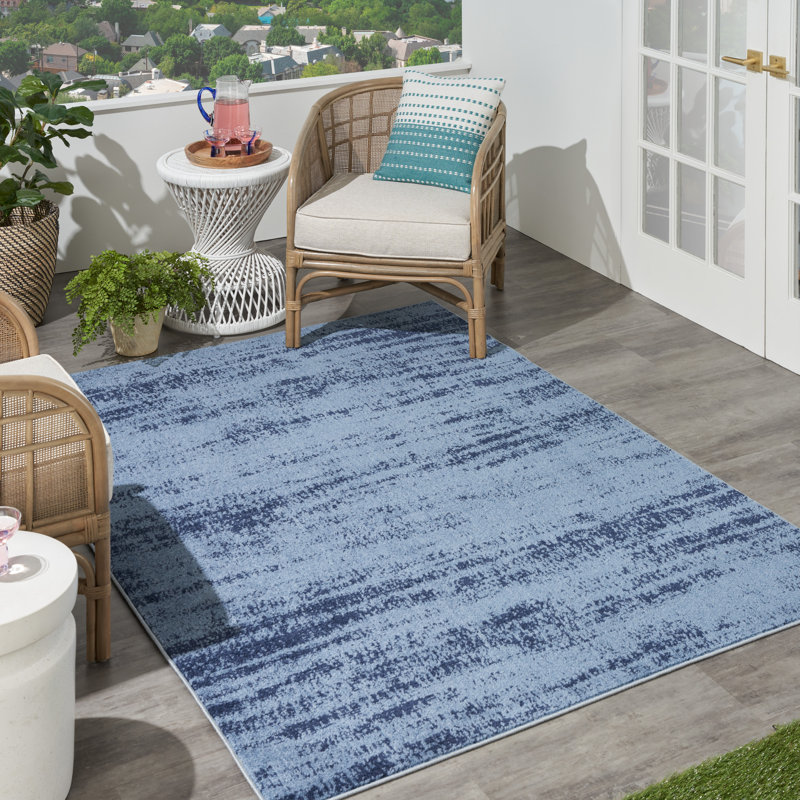Machine Woven Chenille Indoor/Outdoor Area Rug in Blue/Denim, Rectangle 4' x 6'