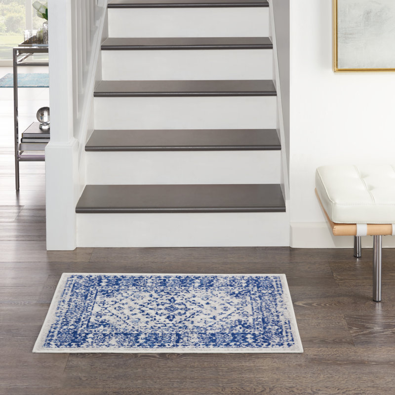 Oriental Indoor Rug, Rectangle 2' x 3'