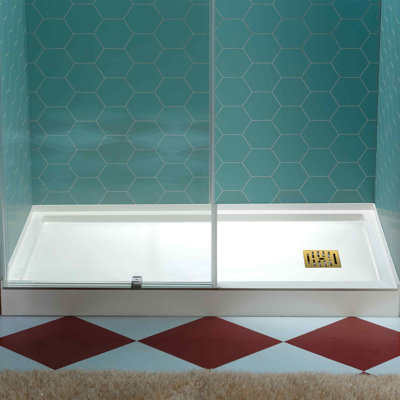 BRIDE EN BOIS 60 po X 32 po Base de plaque de douche à surface solide, installation en alcôve avec options de drain, antidérapante et résistante à la moisissure