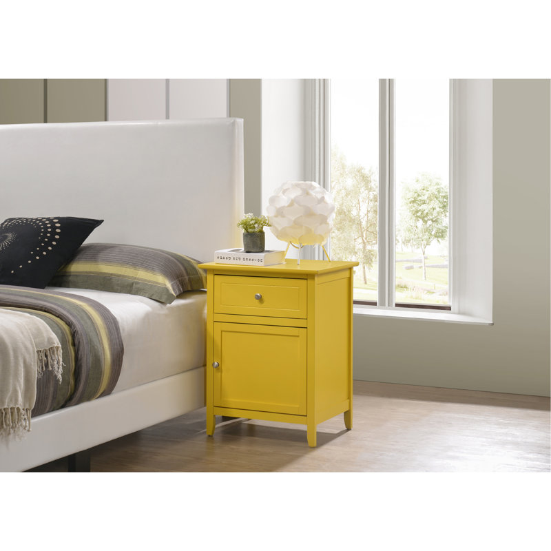 Table de chevet jaune vibrante