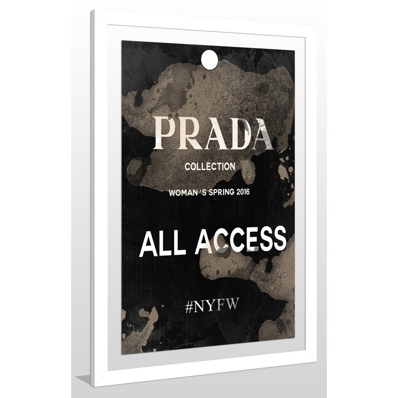 « prada pass », reproduction encadrée, H 39,5 po x l 27,5 po x P 0,75 po, Cadre en acrylique blanc
