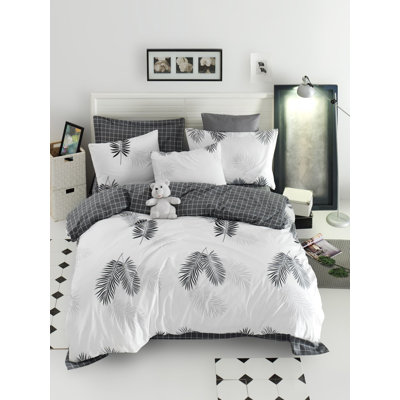 Quiltisse Floral Bedspread with Pillowcases