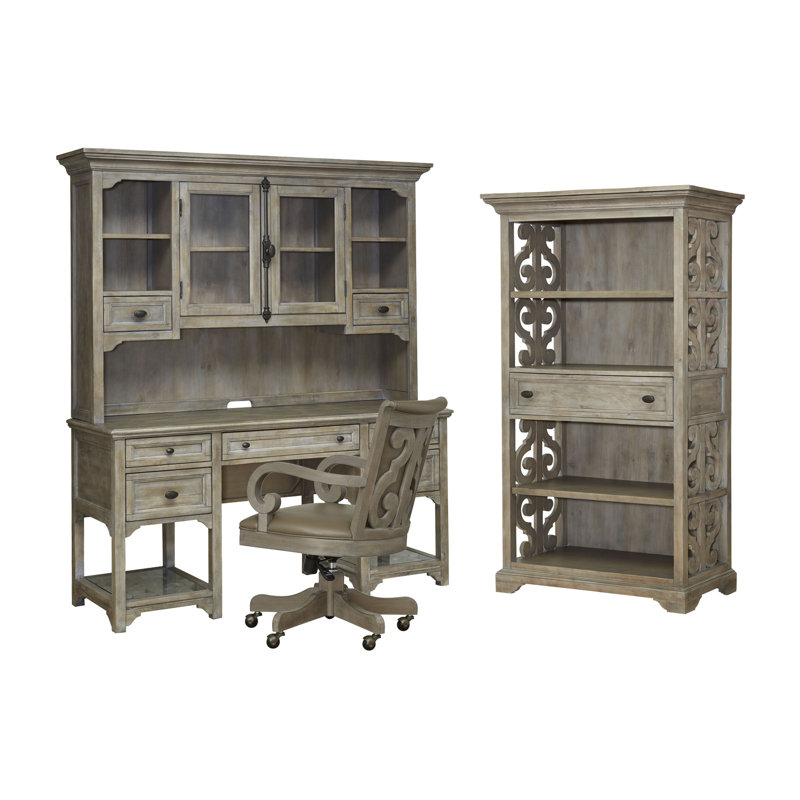 Bureau et huche avec chaise