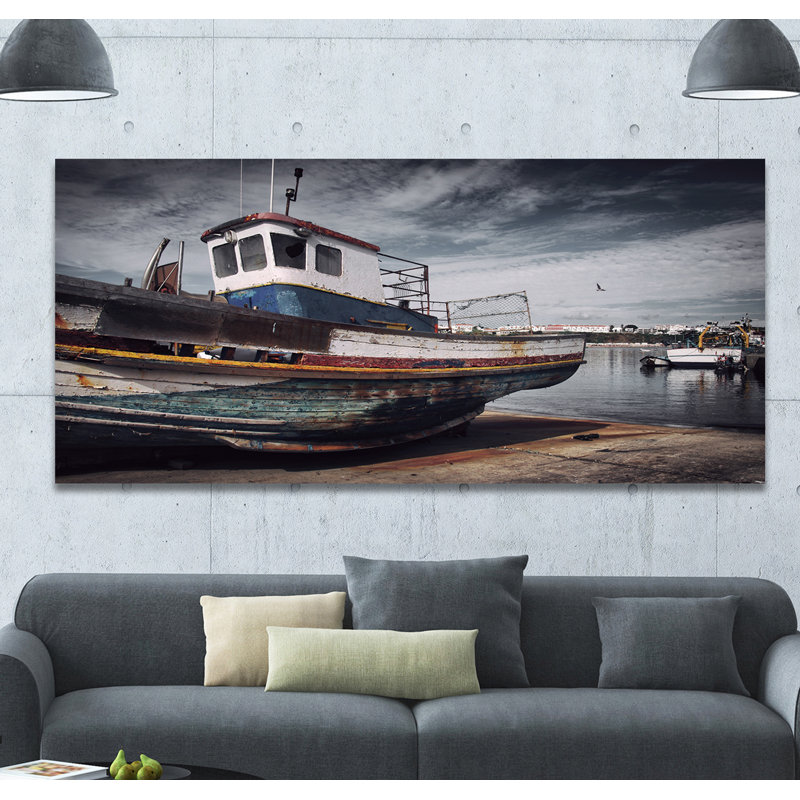 «Old Fishing Boat», photographie, H 12 po x l 20 po x P 1 po, Toile tendue