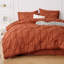 Édredon de lit dans un sac à motif de plumes de pin orange avec draps, taies d'oreiller et taies décoratives-103425110-101518306