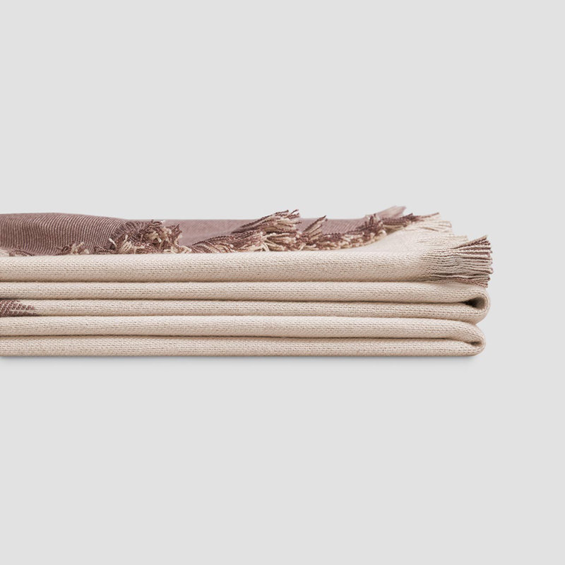 Wijning Throw Blanket
