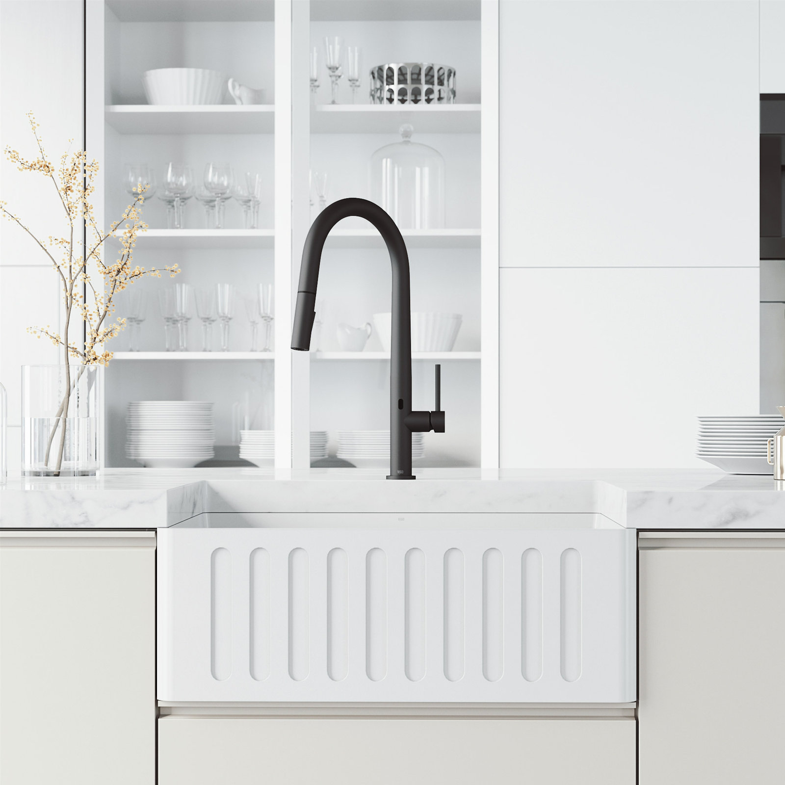 Greenwich 18" H 1-handle Pull-Down 2-Function Sprayer Touchless Kitchen Faucet, Matte Black