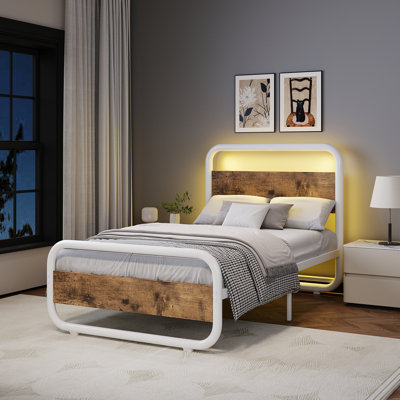 Structure de lit en métal avec tête et pied de lit à DEL, structure de lit plateforme industrielle en bois robuste avec rangement sous le lit, sans bruit, aucun sommier tapissier requis
