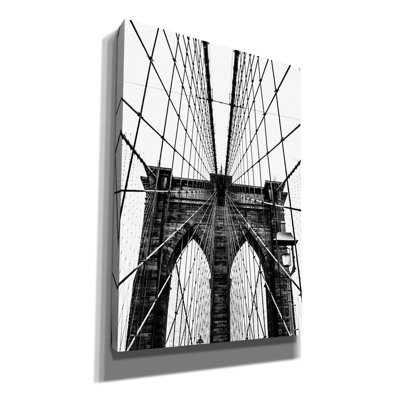 «Brooklyn Bridge Web Vertical» par Nicklas Gustafsson, art mural sur toile