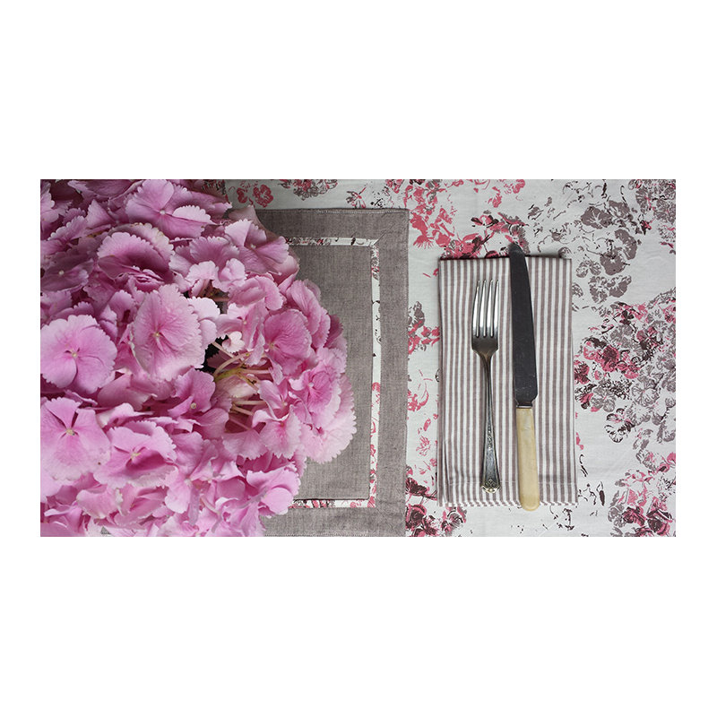 Bonnefoy  Cotton Table Runner, Pink